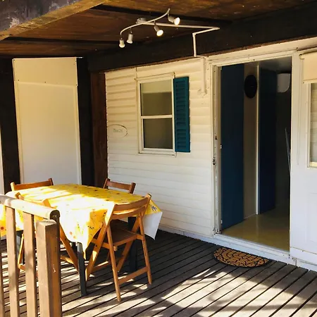Mobil-home Avec Grand Jardin 別荘 *
