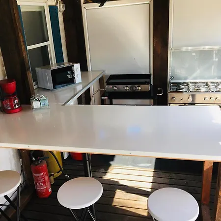 Mobil-home Avec Grand Jardin 別荘 *