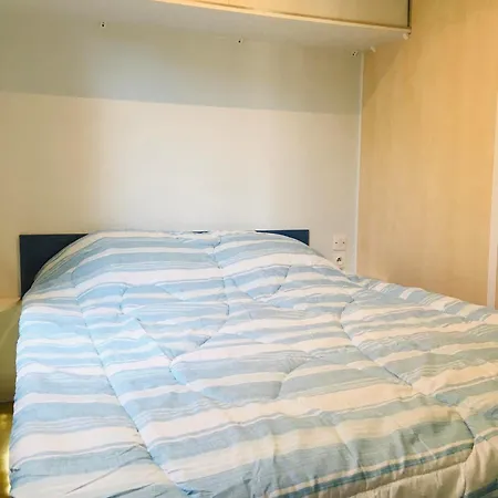 Mobil-home Avec Grand Jardin * Serignan